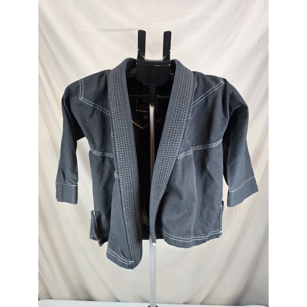 Origin Prodigy kids Size 6/7 bjj gi in black usa made
